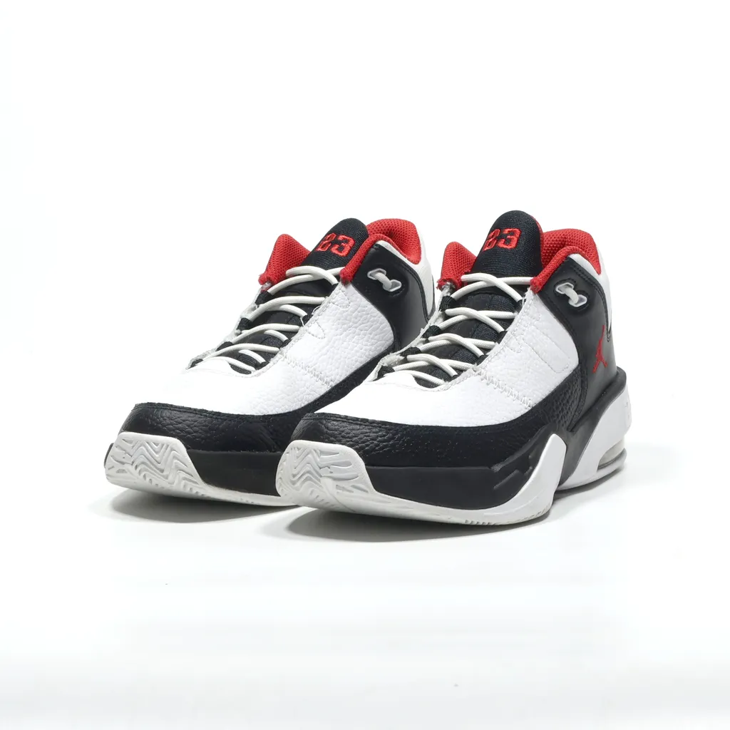 Air Jordan Max Aura 3 Sneakers Leather White Color For Kids