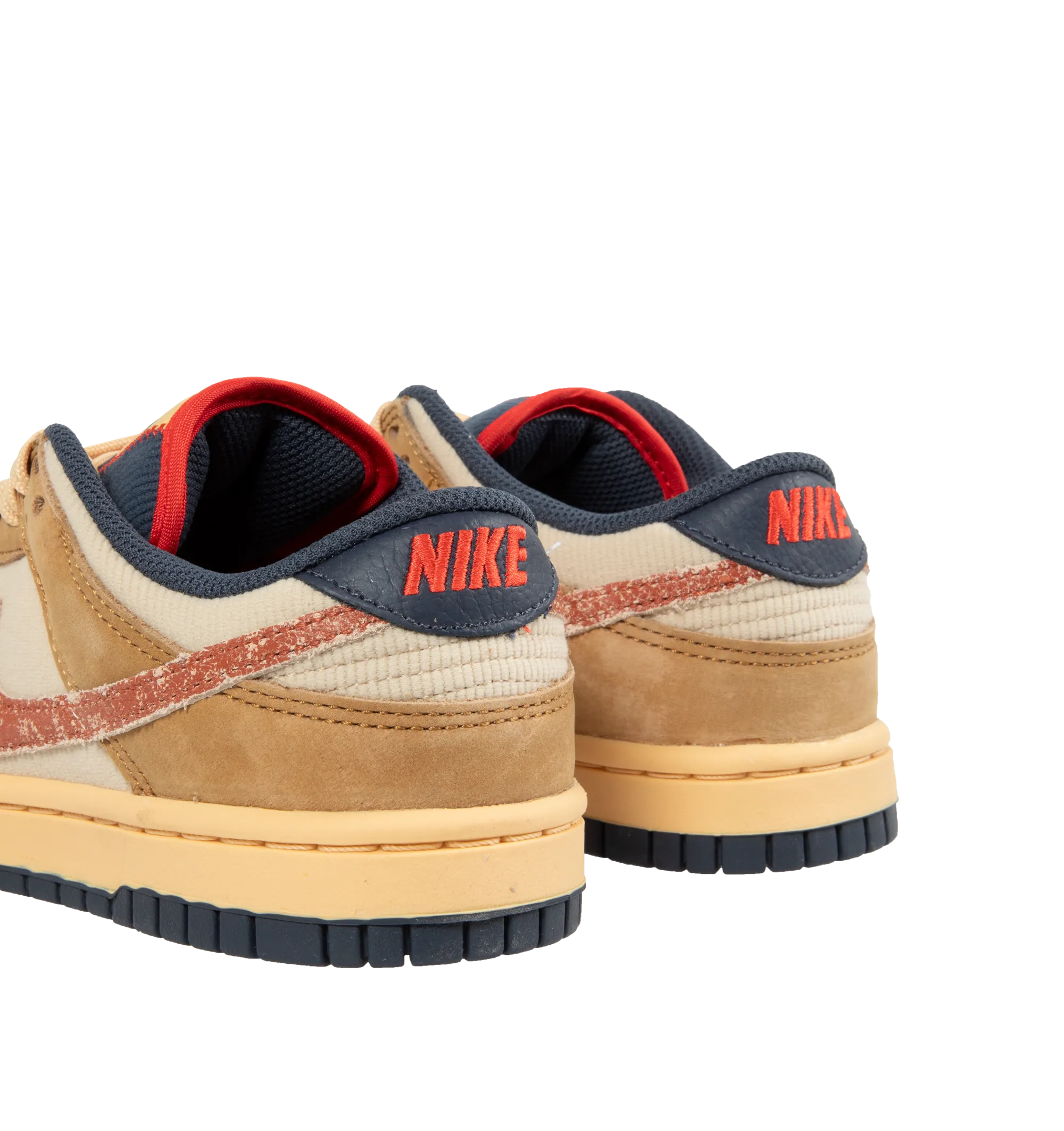 Dunk Low Retro SE Sneakers (Mens)