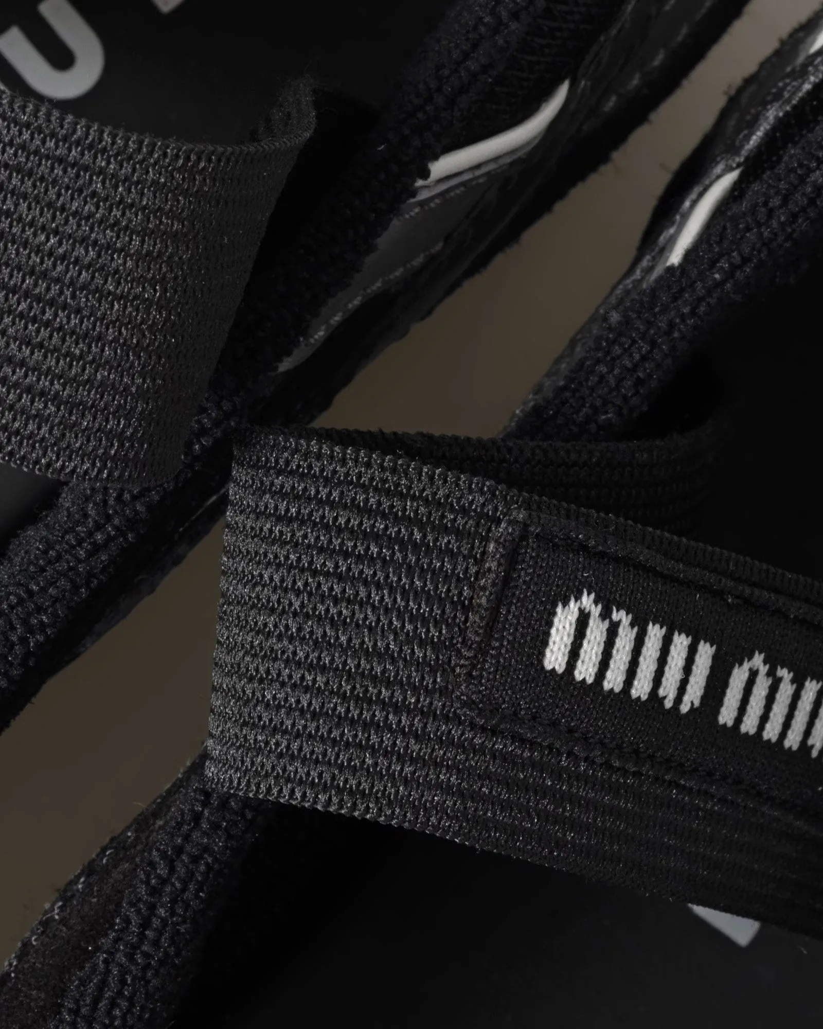 Gymnasium Technical Fabric Thong Black / Anthracite Ballerinas