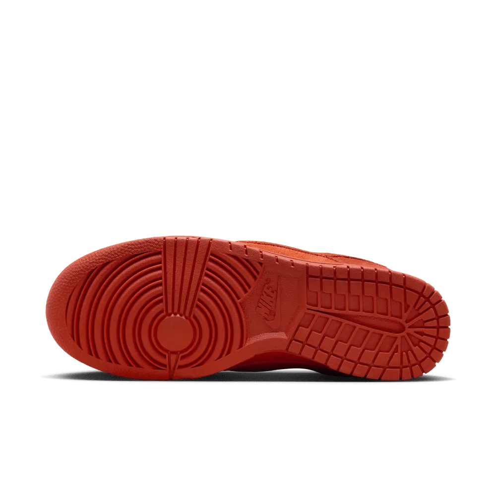 W Dunk Low SE 'Picante Red'