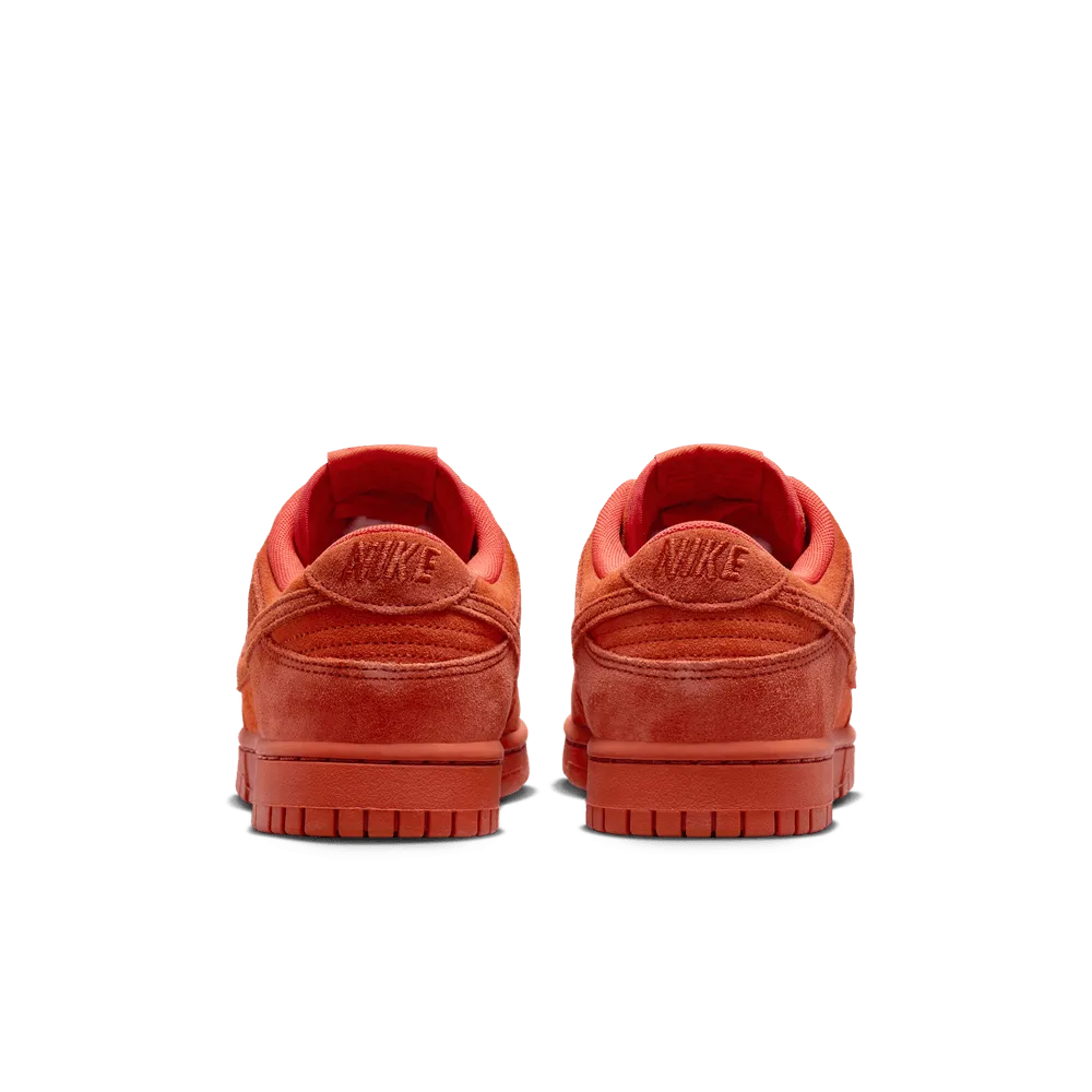 W Dunk Low SE 'Picante Red'