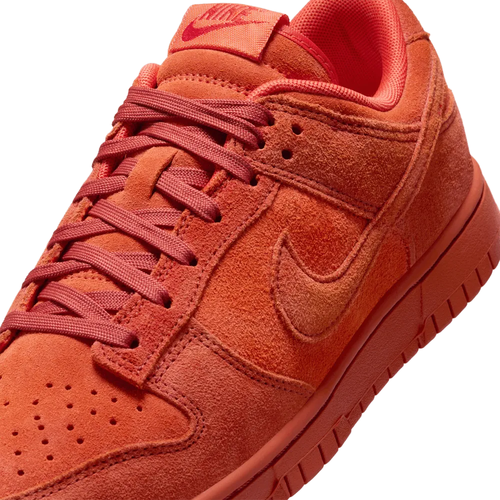W Dunk Low SE 'Picante Red'
