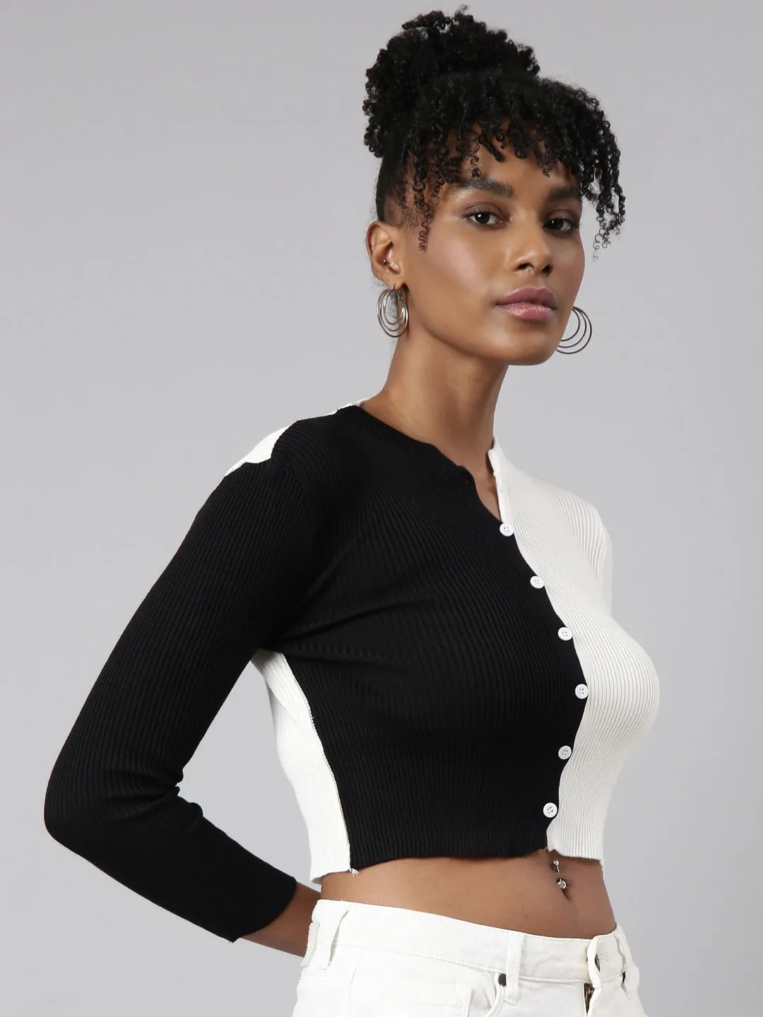 Women Black Colour blocked V-Neck Crop Top