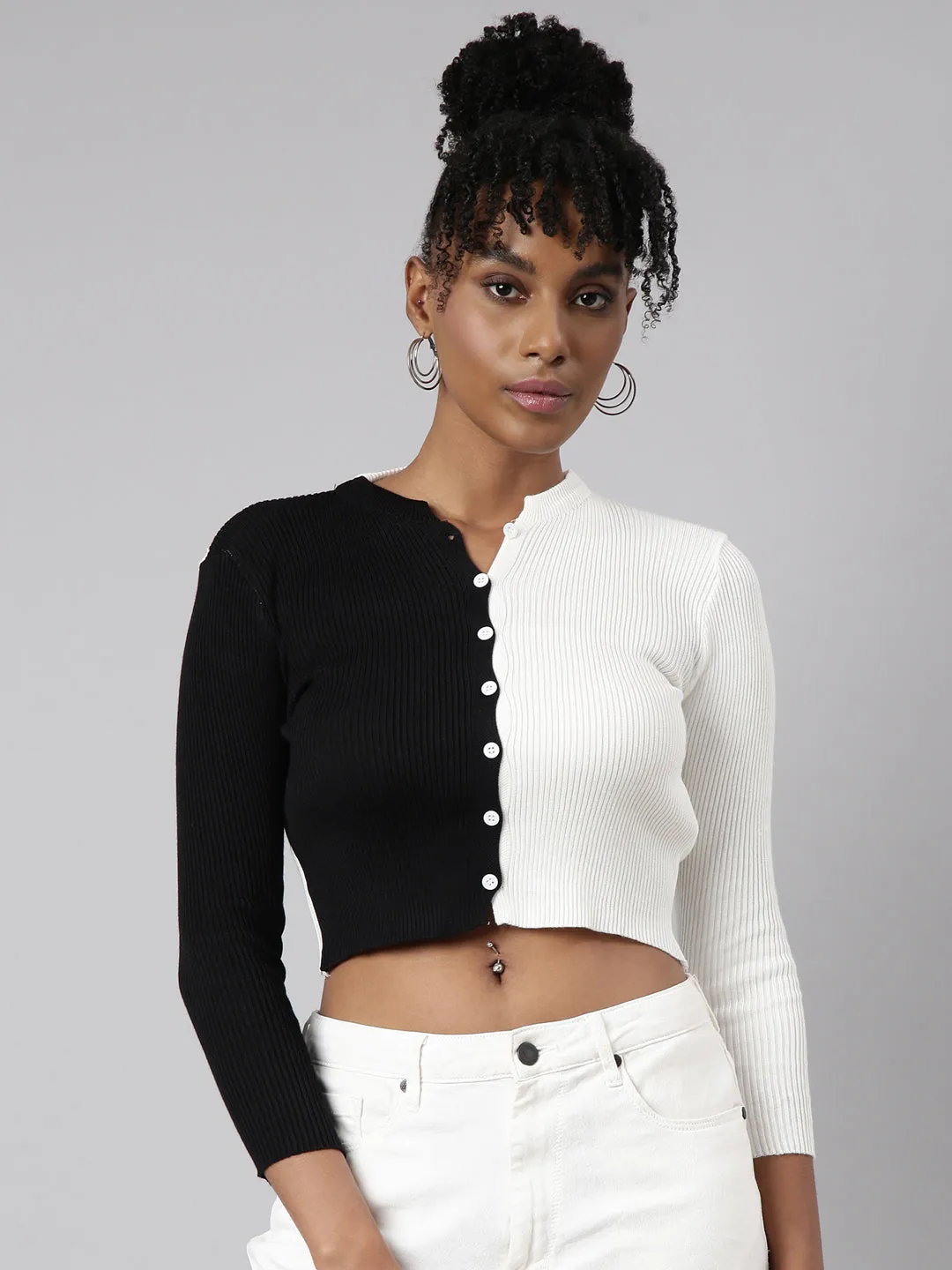 Women Black Colour blocked V-Neck Crop Top
