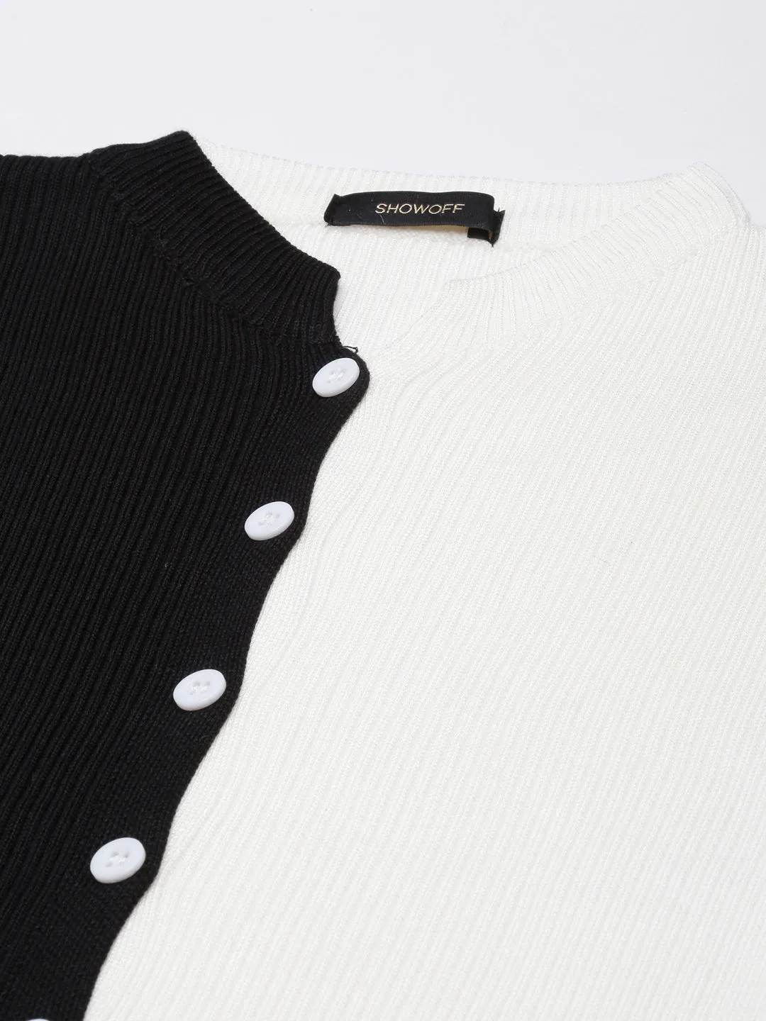 Women Black Colour blocked V-Neck Crop Top